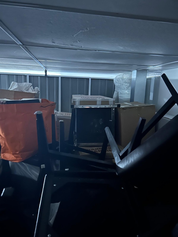 Morden Self storage unit auction IB-2780 13