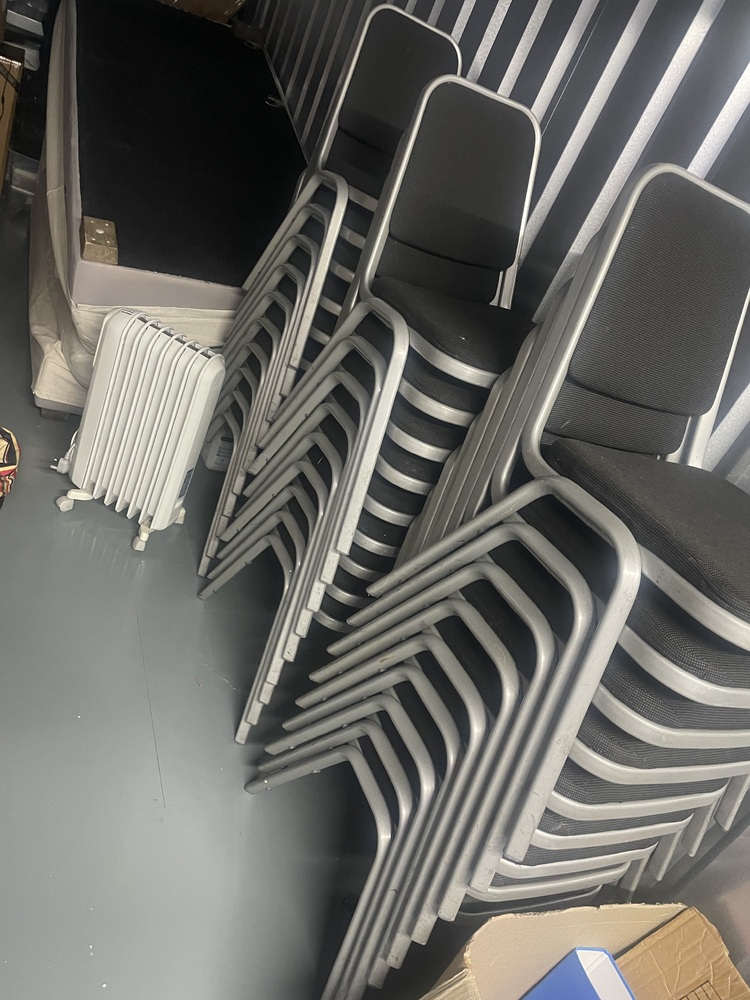 Morden storage facility unit auction IB-9134 16