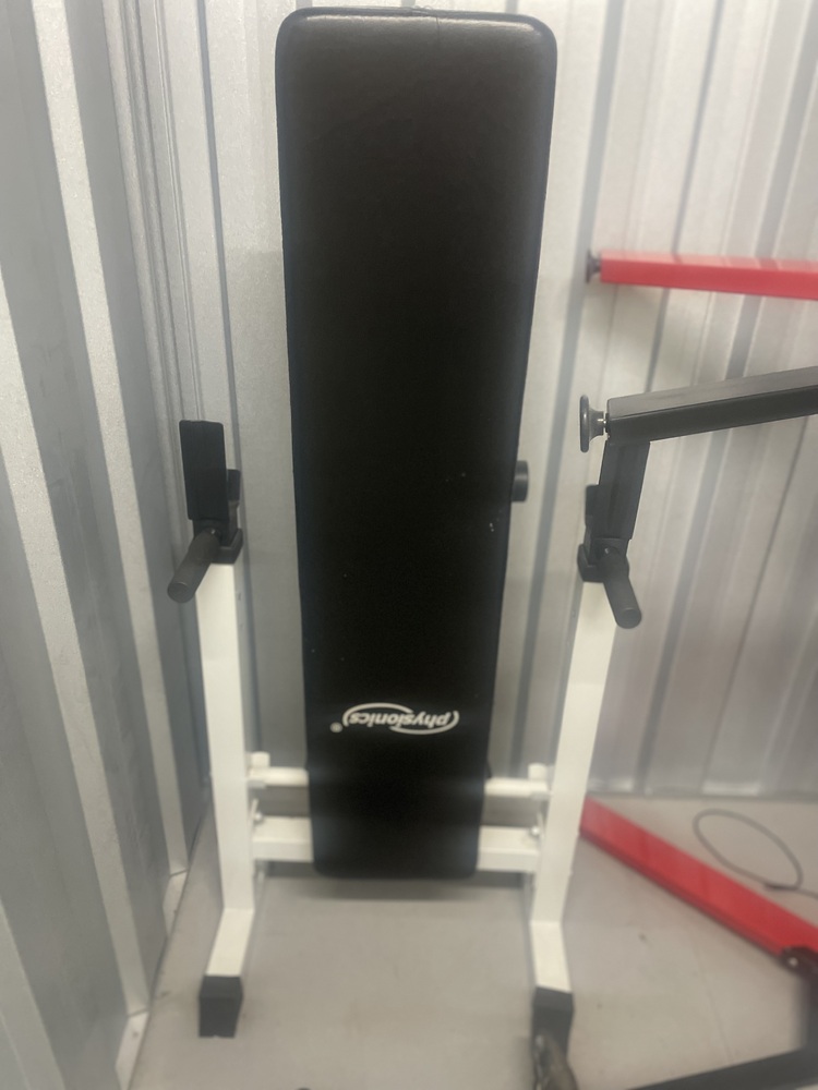 Heathrow Self storage unit auction IB-1102