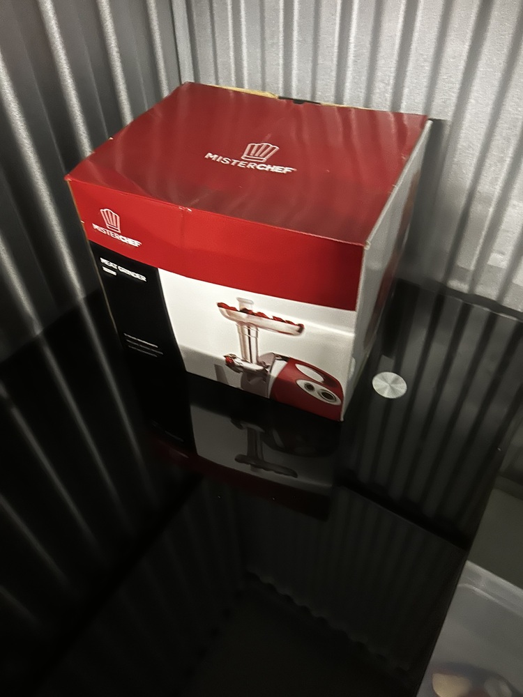 Southampton Self storage auction IB-9718