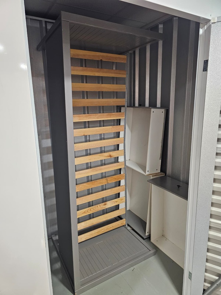 Storage Giant Bristol Storage auction IB-1792