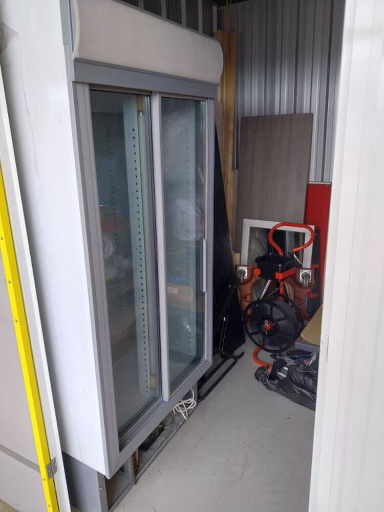Storage Giant Telford Self storage auction IB-8646
