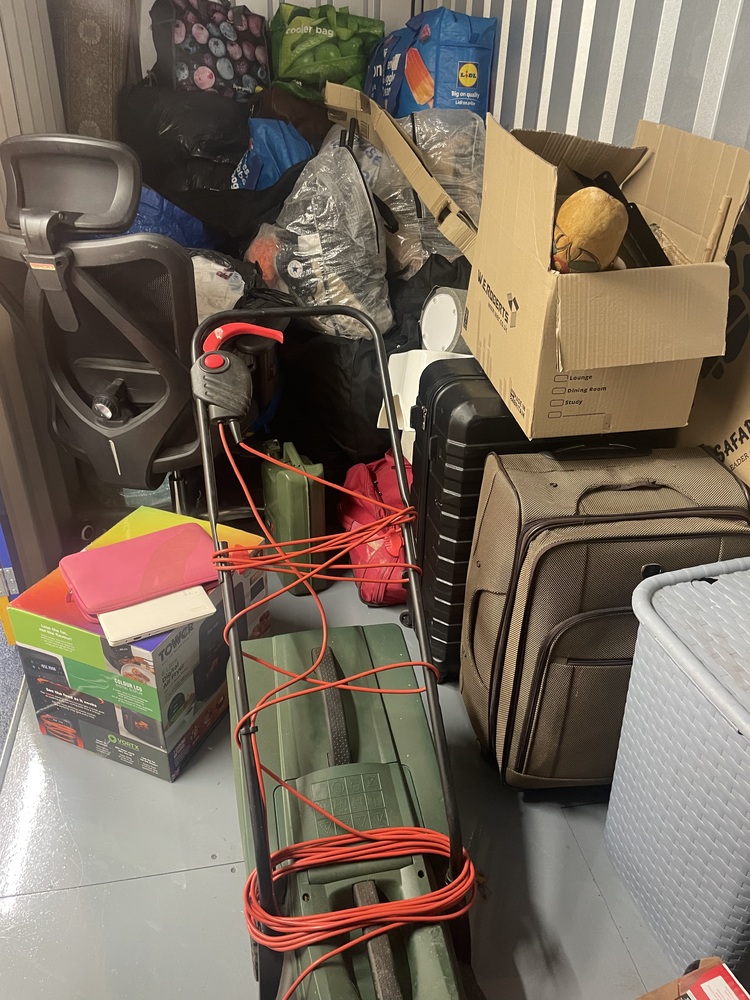 Guildford Storage Unit auction IB-3089 12