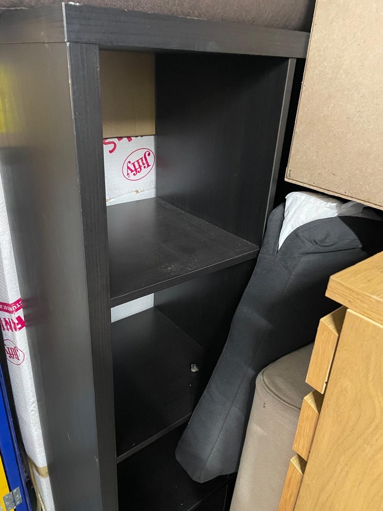 Enfield Self storage unit auction IB-2204