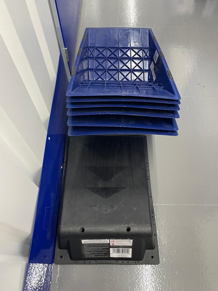 New Southgate (Bounds Green) Storage Unit auction IB-2385