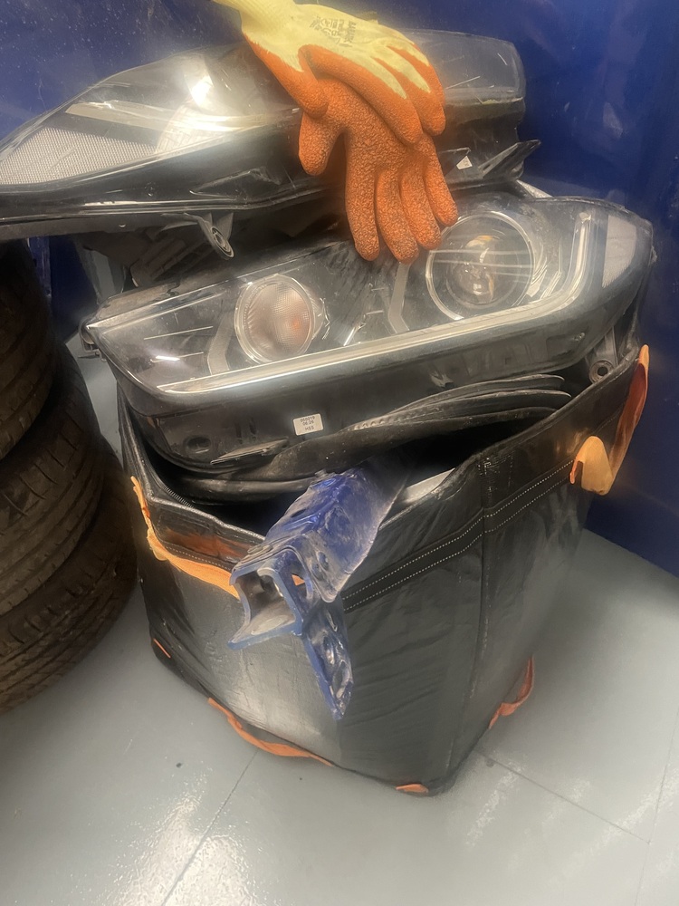 Staples Corner Self storage unit auction IB-3489