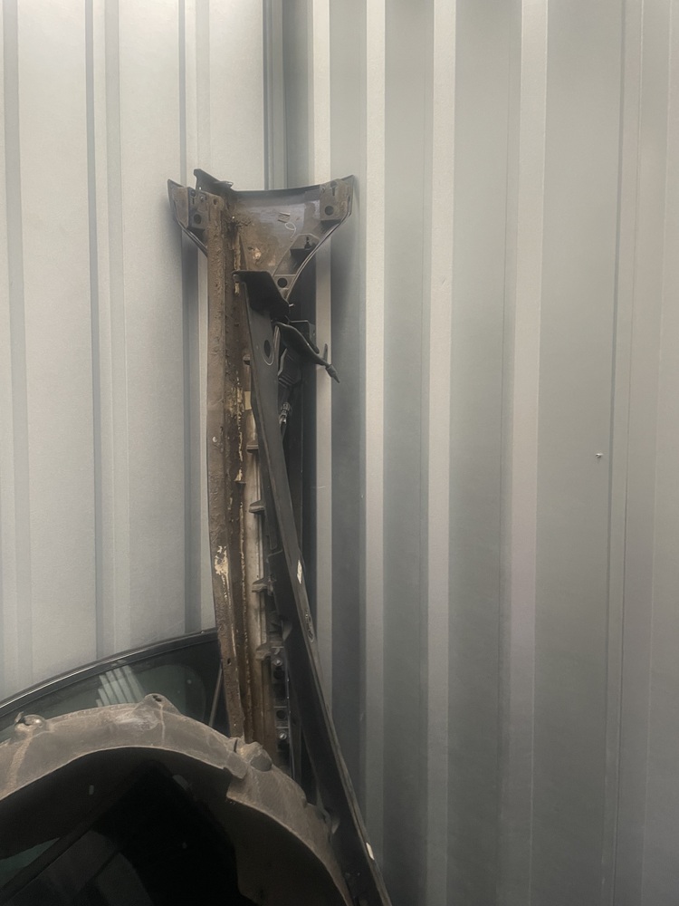 Staples Corner Storage auction IB-3489 10