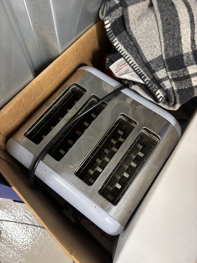 Battersea Lombard Self storage auction IB-7594 14