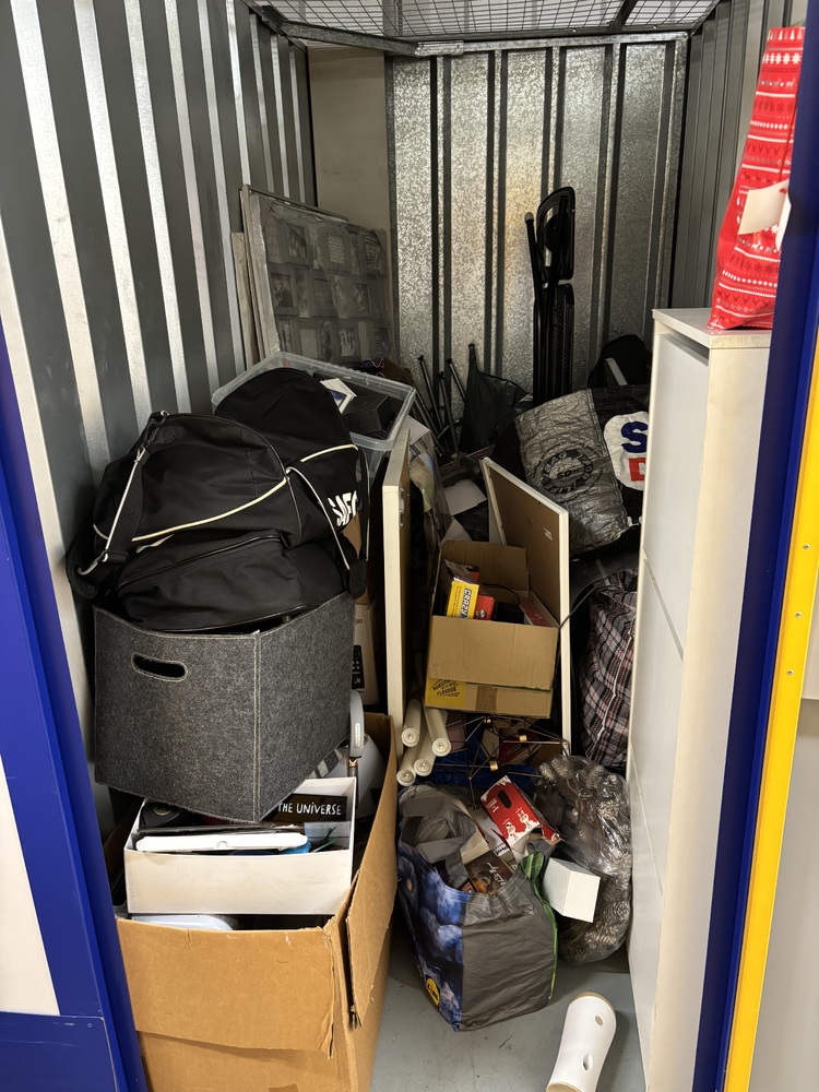 Battersea Lombard Self storage auction IB-7594 24