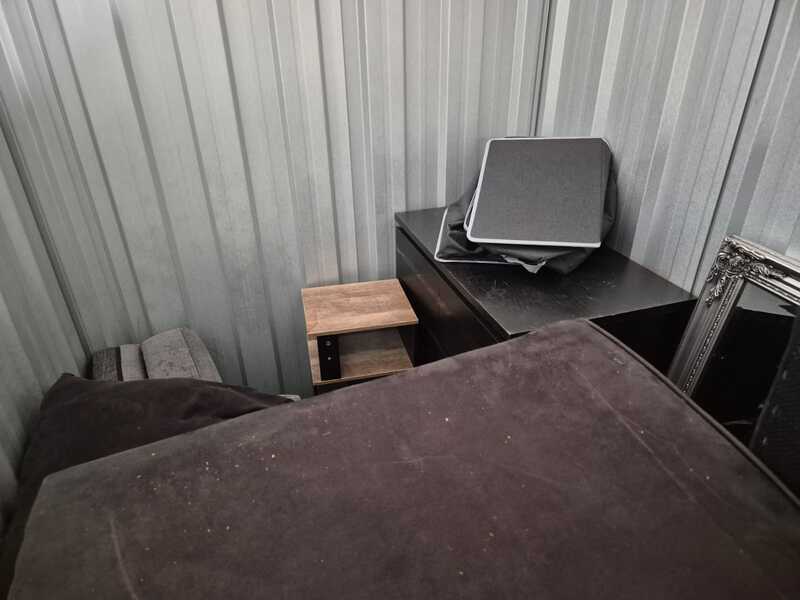 Paisley Storage auction IB-8116