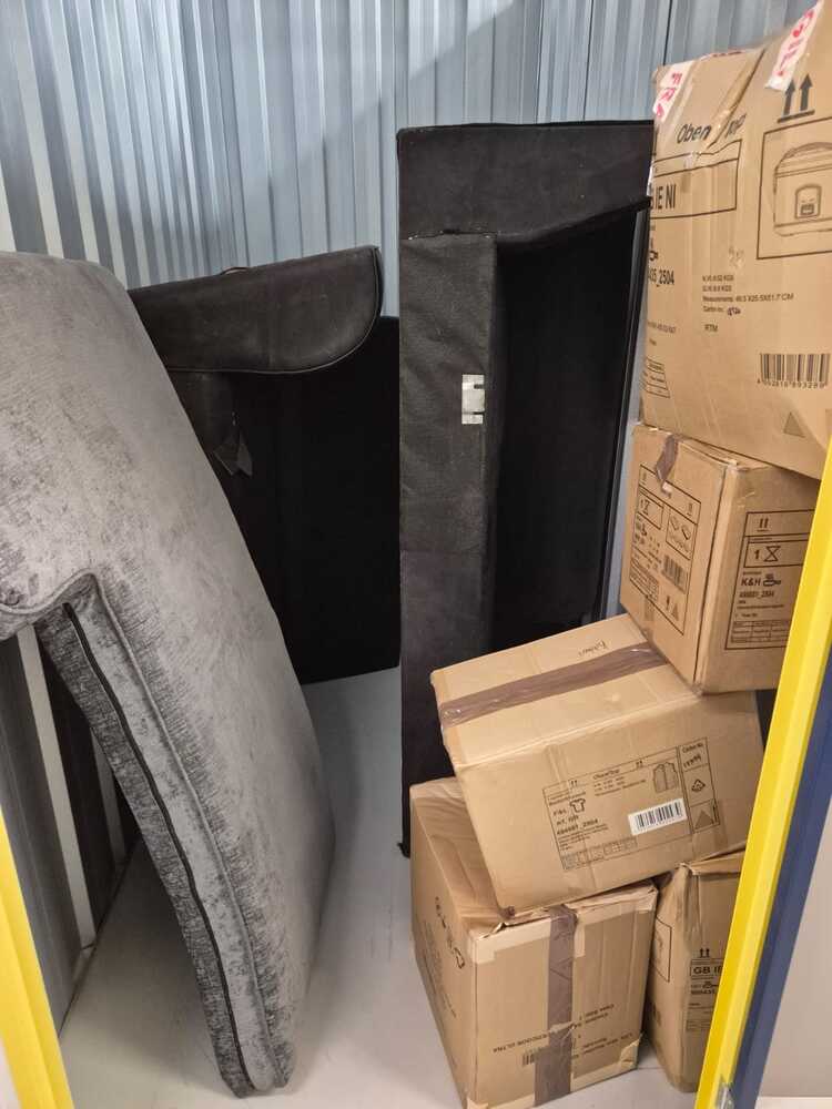 Paisley Storage Unit auction IB-8116