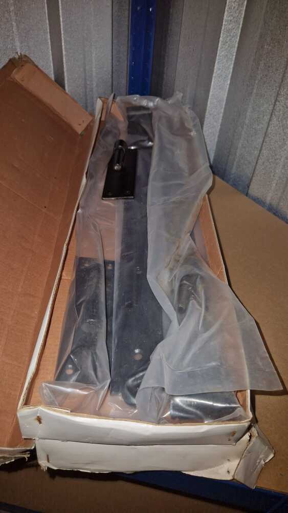 DERBY storage facility unit auction IB-6883
