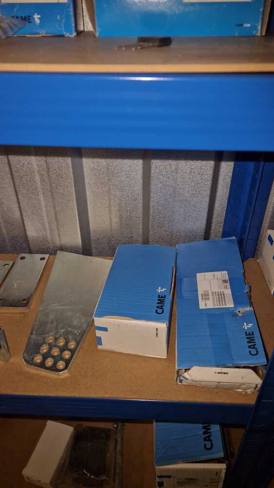 DERBY Self storage unit auction IB-6883 13