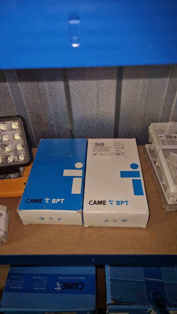 DERBY Storage Unit auction IB-6883 22