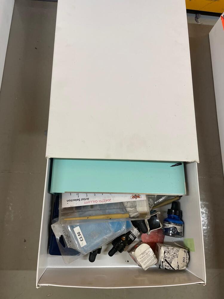 Clapham Storage auction IB-3925