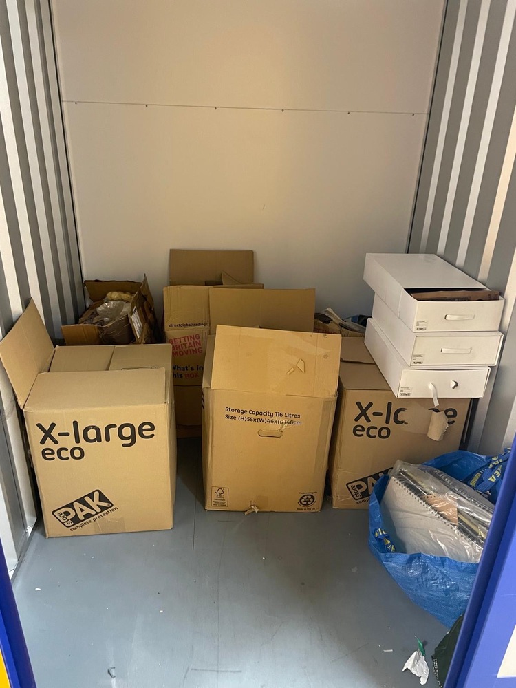 Clapham Storage Unit auction IB-3925