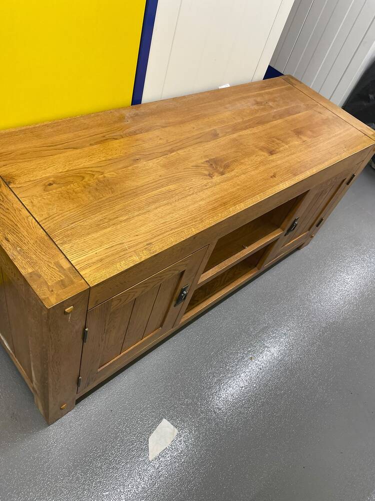 Crawley Storage Unit auction IB-1119 32