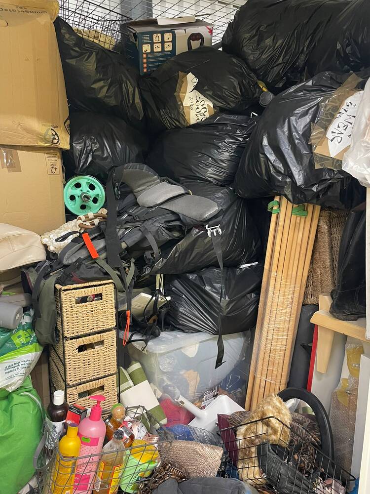 Crawley storage facility unit auction IB-1109