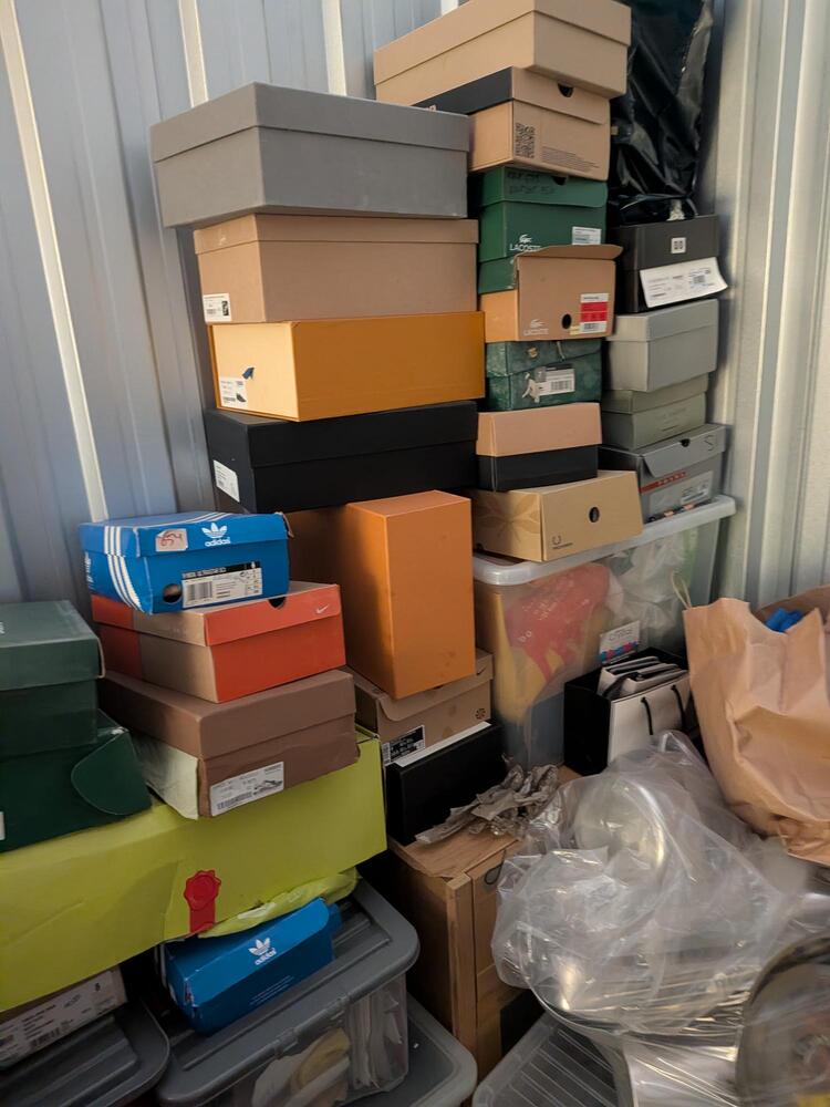 Storage Giant Leicester Storage auction IB-8044