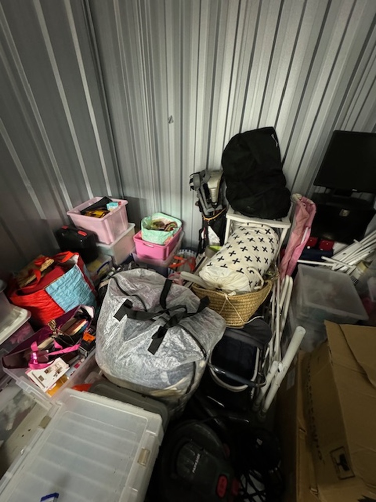 ROCHDALE Self storage unit auction IB-4736