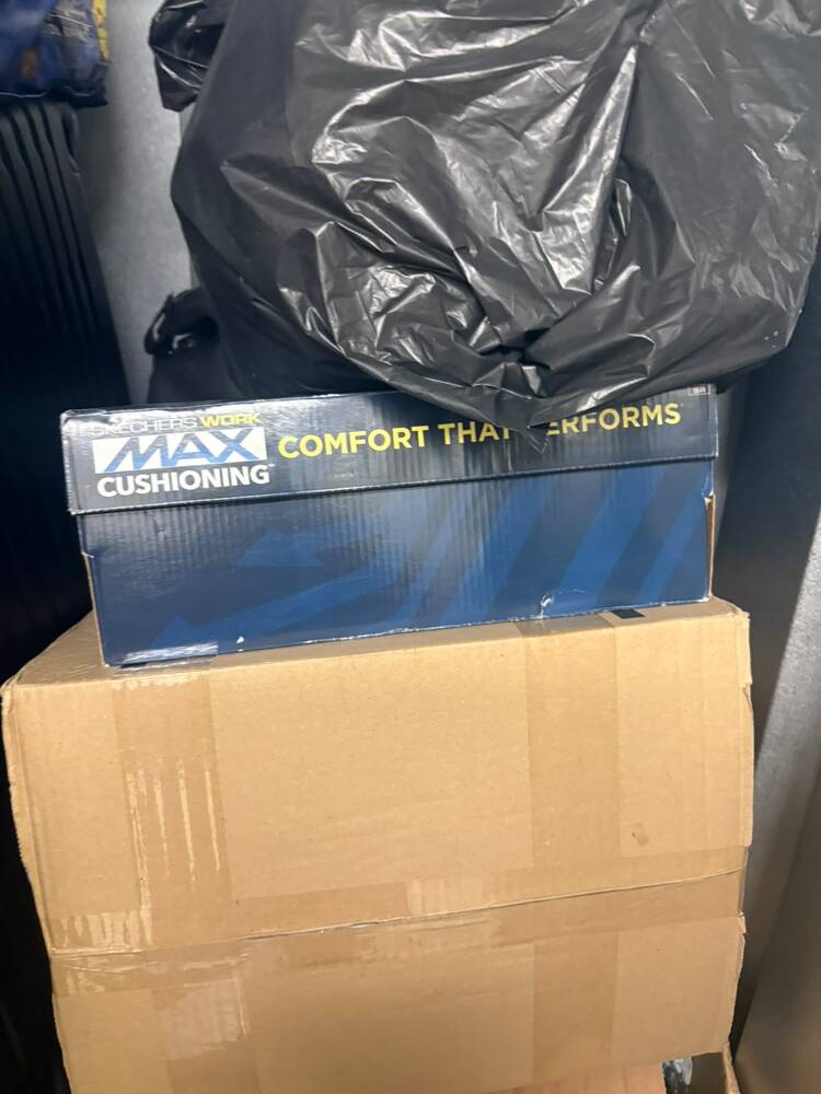 Cambridge Storage Unit auction IB-6715