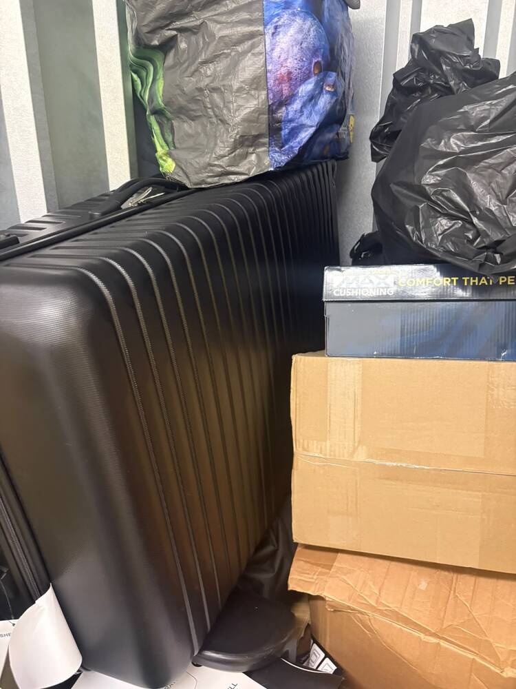 Cambridge storage facility unit auction IB-6715