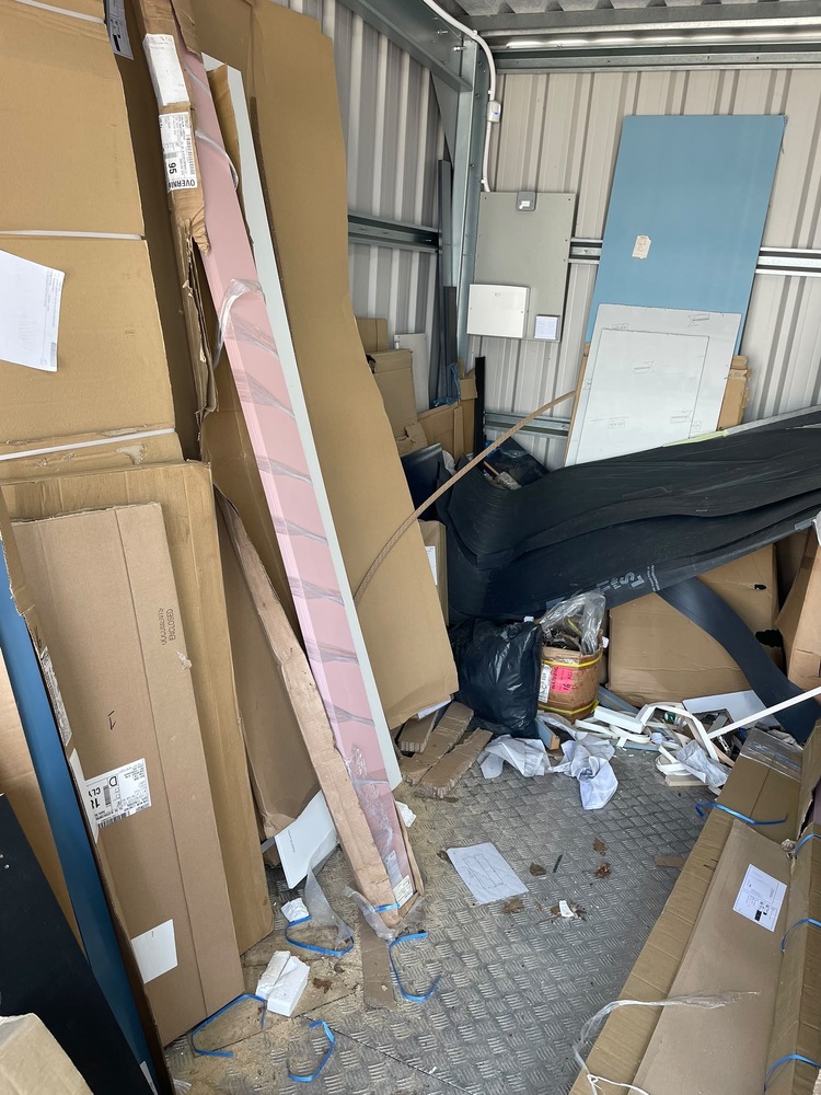 Redhill Self storage unit auction IB-6731
