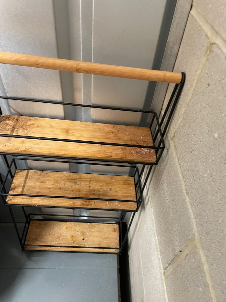 Charlton Storage Unit auction IB-2510 22