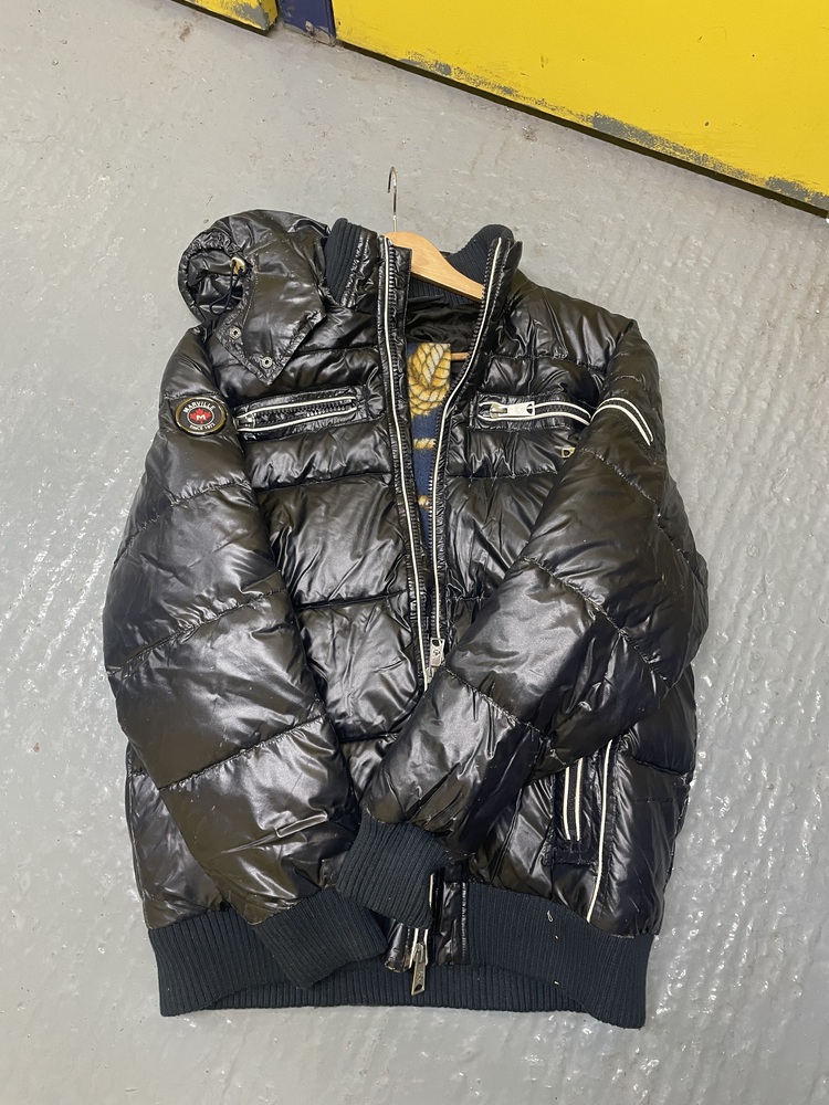 Notting Hill Self storage unit auction IB-2045
