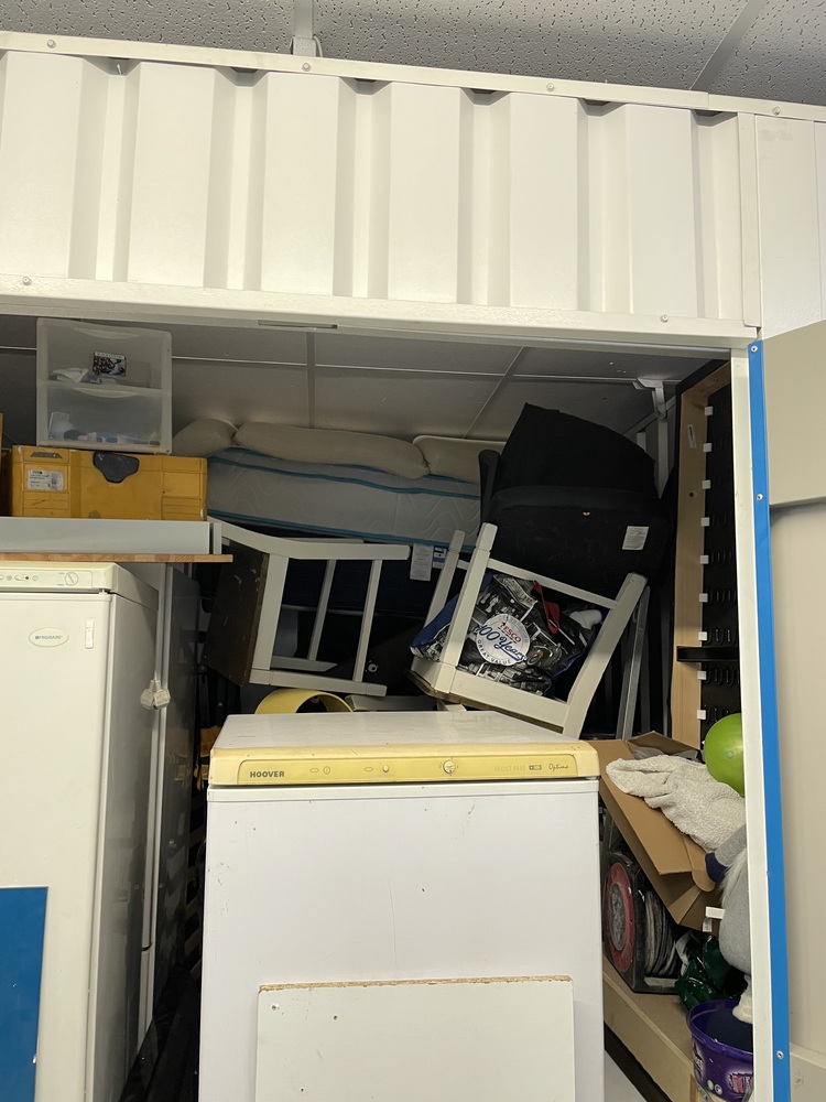 StorageMart Hove storage facility unit auction IB-5018
