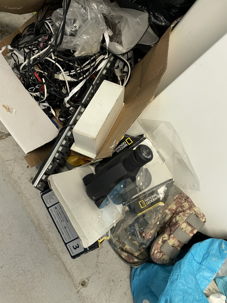 StorageMart Hove Self storage unit auction IB-5018 13