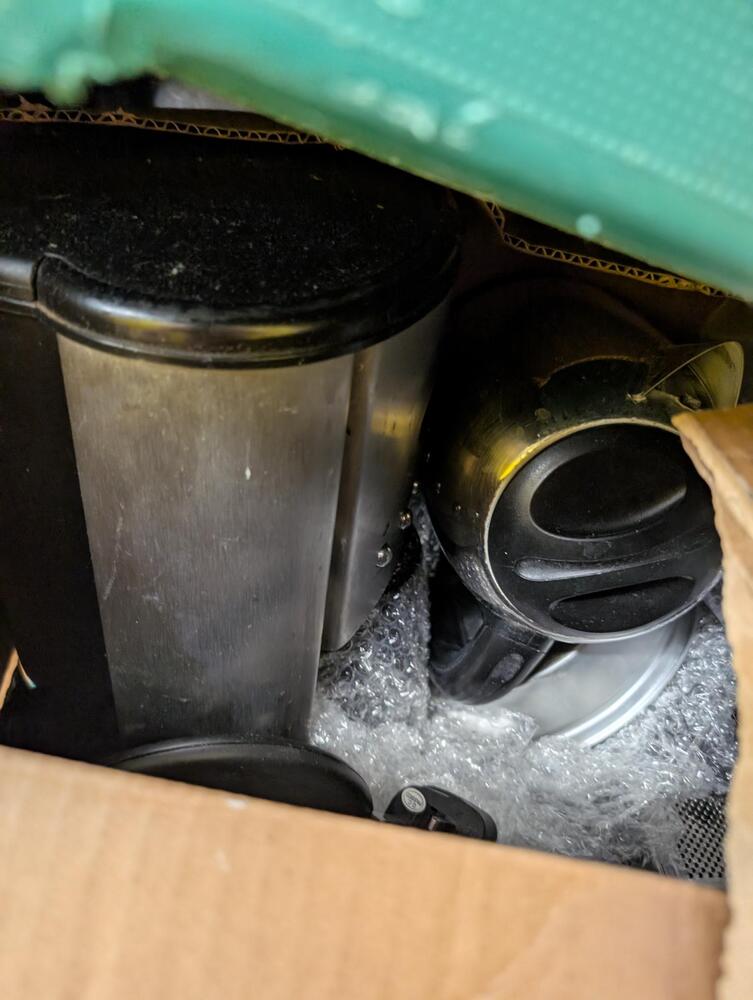 Chiswick storage facility unit auction IB-4481 26