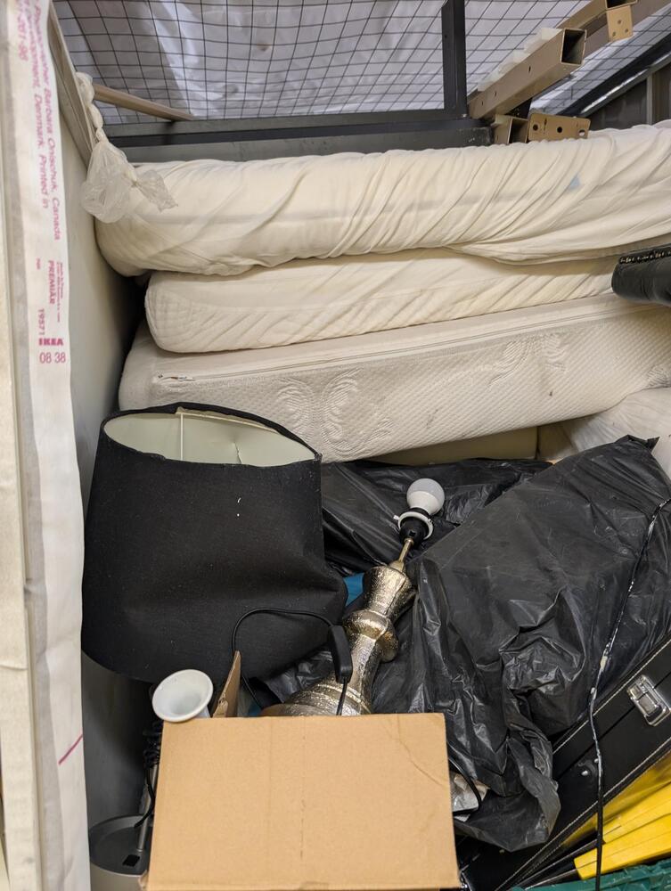 Chiswick Storage auction IB-4481 30