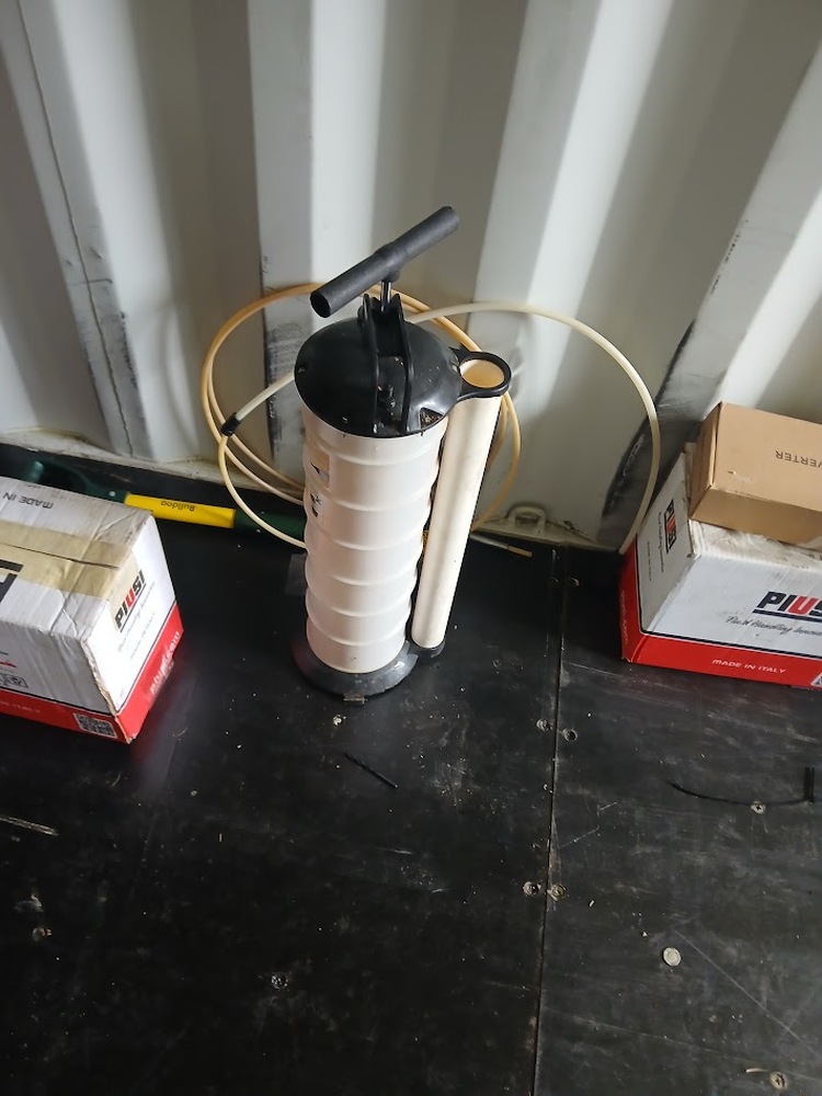 Ludlow Storage Unit auction IB-5658 12