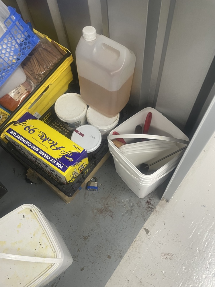 Bow Storage Unit auction IB-1024