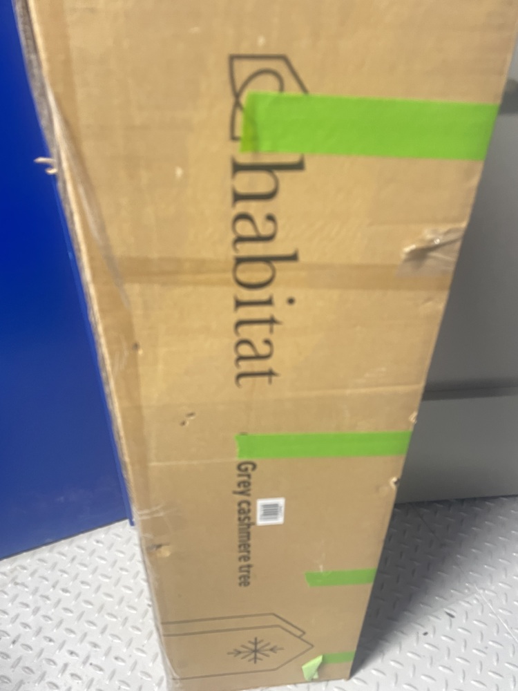 Bow Self storage unit auction IB-6608 13