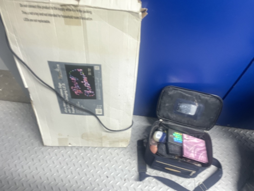 Bow Self storage auction IB-6608 14