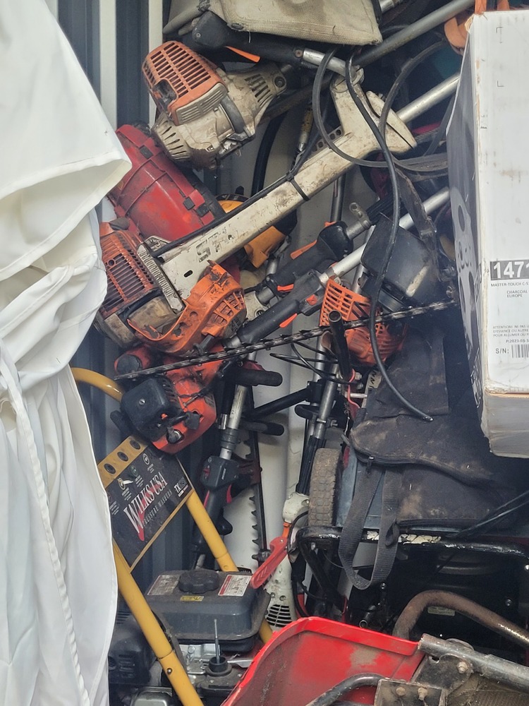 StorageMart Worthing Storage auction IB-9692