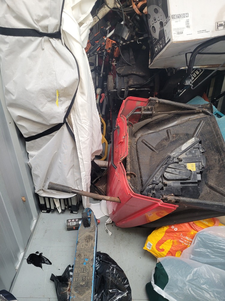 StorageMart Worthing Storage auction IB-9692 10