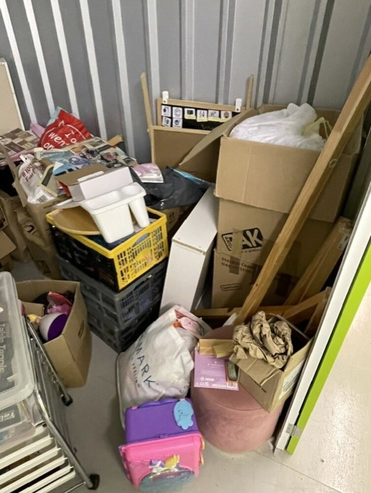 StorageMart Maidstone Self storage unit auction IB-8687