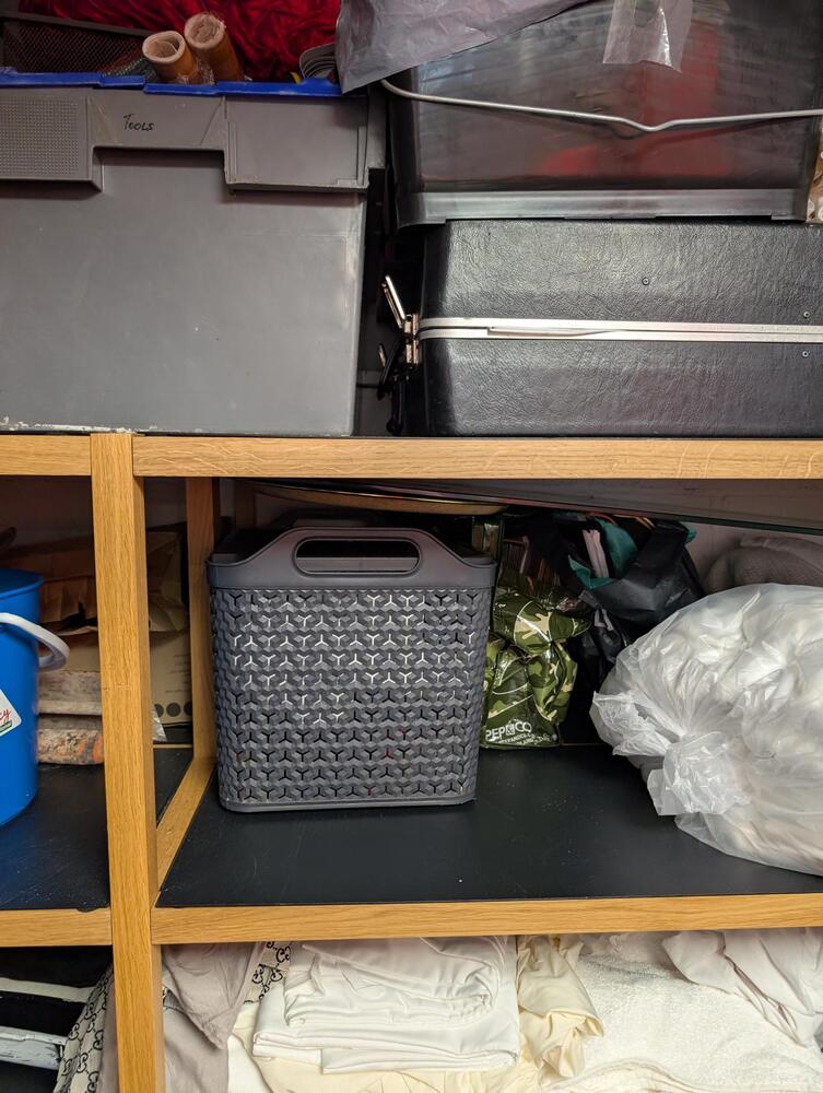Brighton  Storage auction IB-8932 20