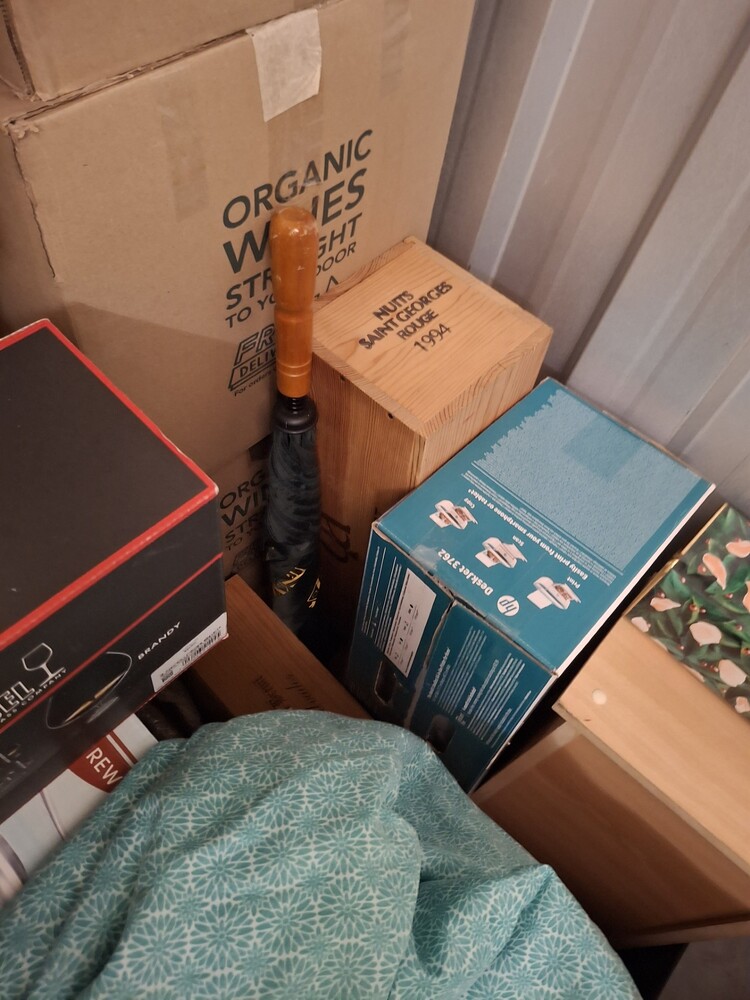 StorageMart Uckfield Storage auction IB-2621