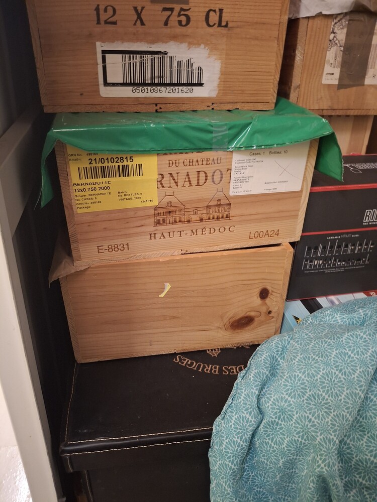 StorageMart Uckfield Storage Unit auction IB-2621