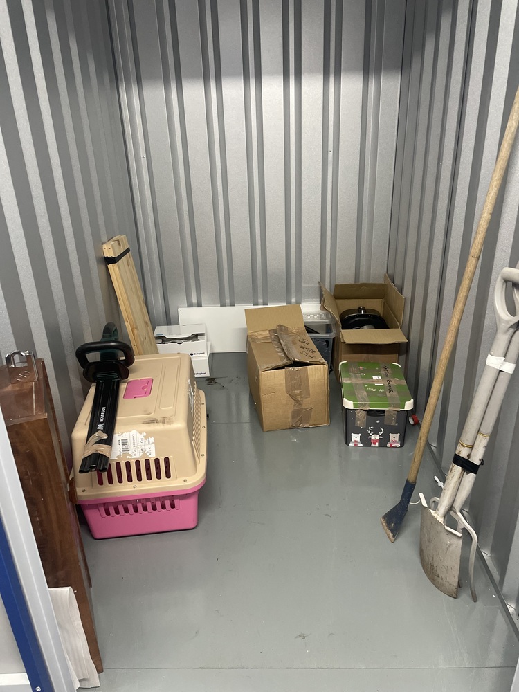 Carshalton Storage Unit auction IB-4463