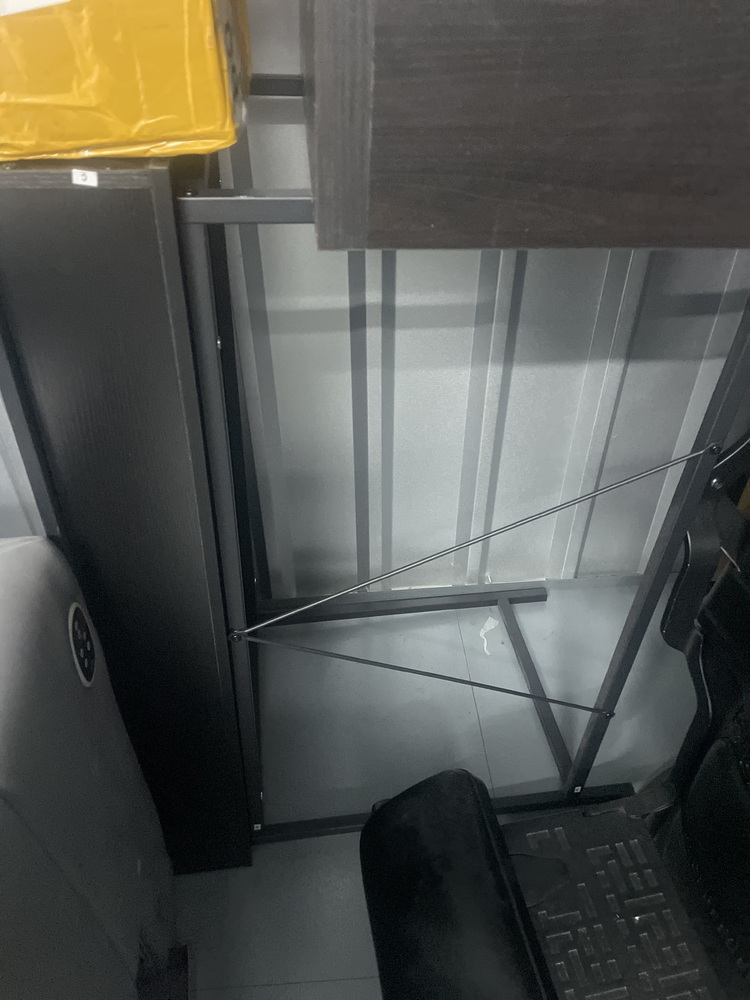 Wandsworth Self storage unit auction IB-3299