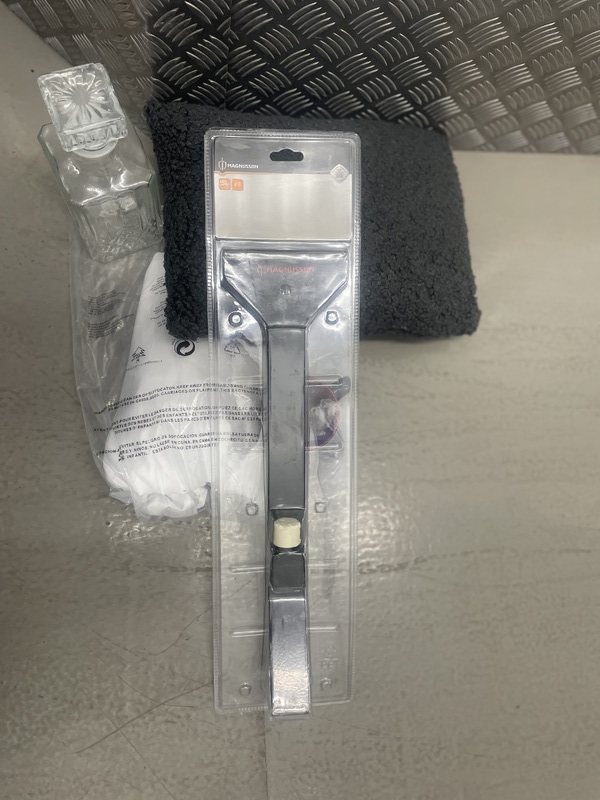 Wandsworth Self storage unit auction IB-3299 13