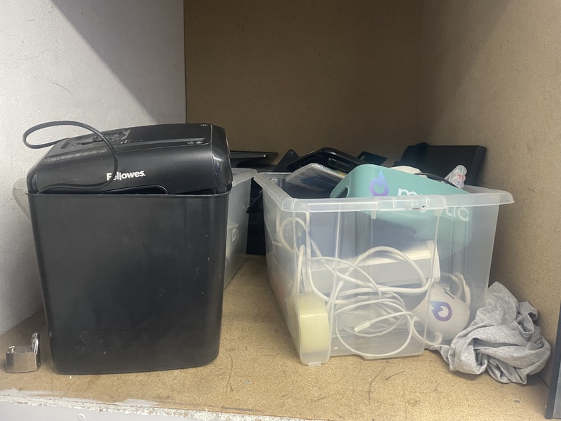 Earls Court Self storage auction IB-5684