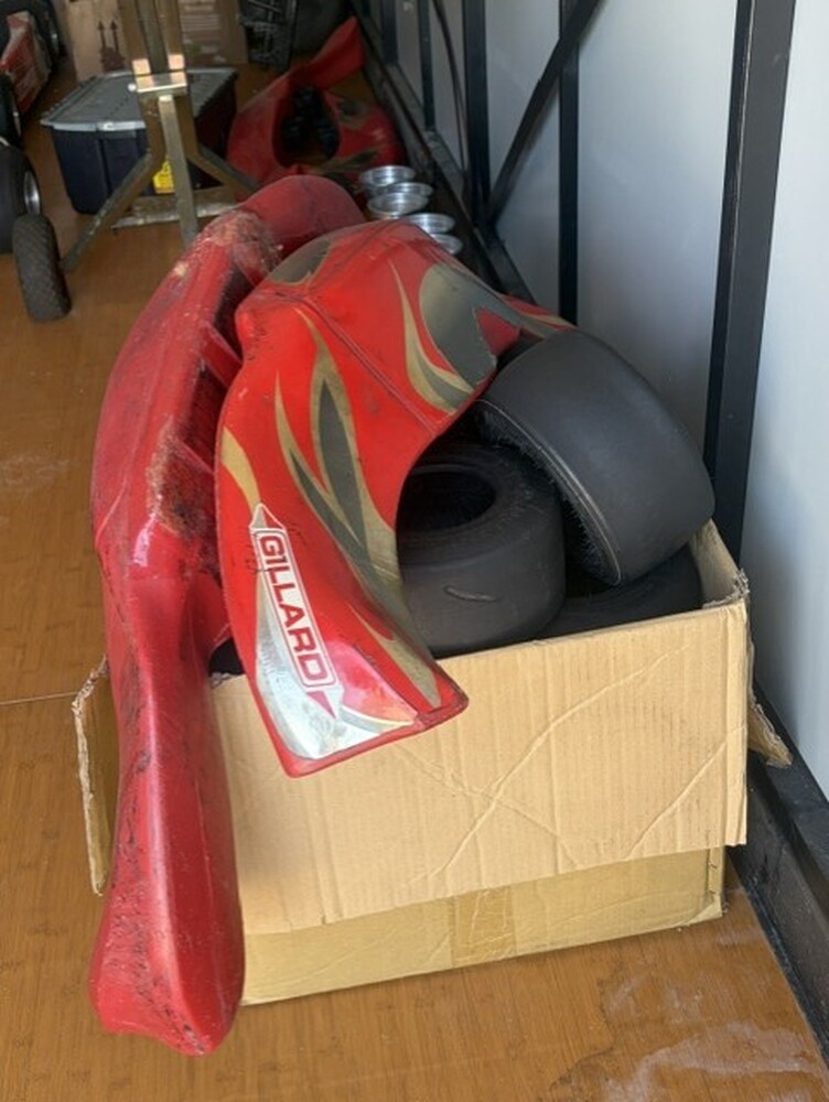 StorageMart Dunstable  Self storage unit auction IB-6566