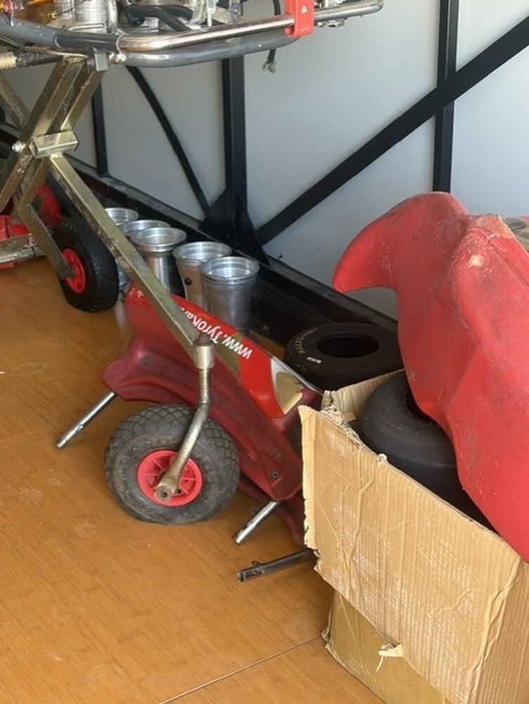StorageMart Dunstable  Storage Unit auction IB-6566