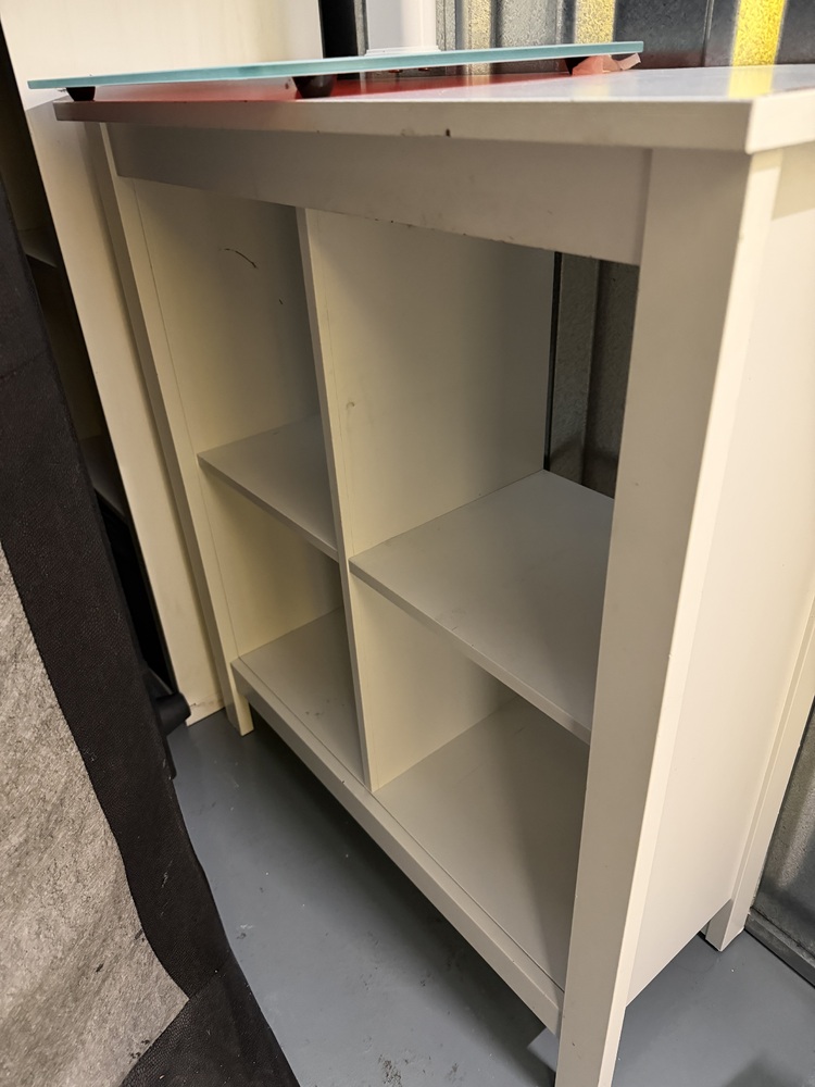 Wood Green storage facility unit auction IB-1319 16